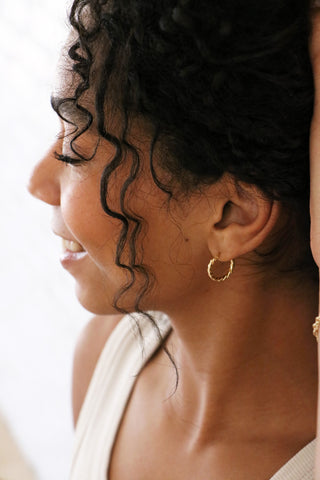 flat twist hoops { gold }
