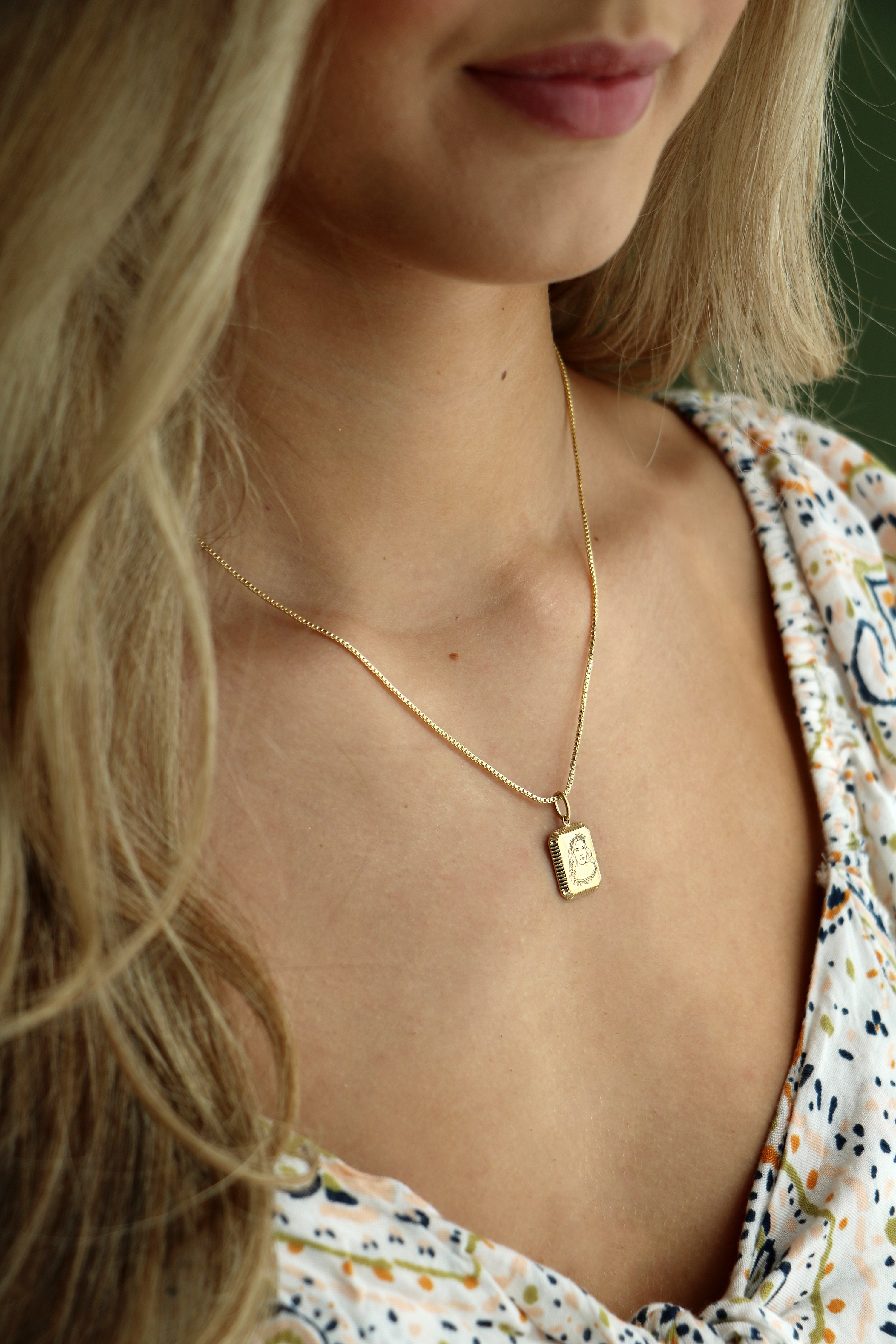 Aphrodite pendant necklace 2025